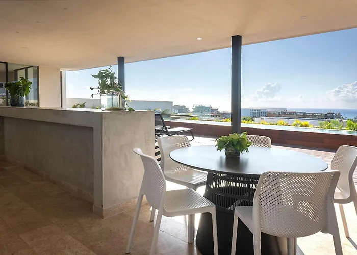 Rooftop Pool & Stylish Retreat In Apartment *